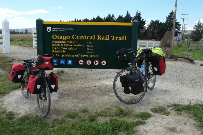 NZ 1 - Cycling the Otago Central Rail Trail 