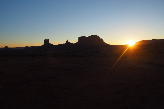 USA Road Trip - Sunset over Monument Valley