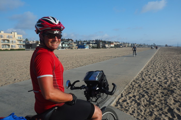 OLYMPUS DIGITAL CAMERA - The fabulous bike path through the beach in LA