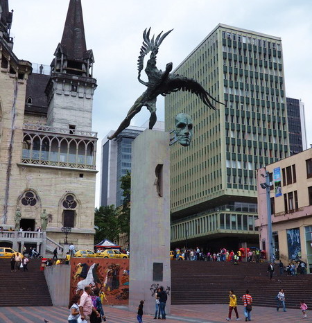 Colombia - The Bolivar-Condor statue, Plaza de Bolívar, Manizales 