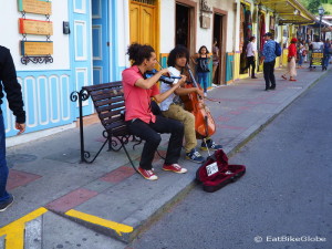 Street performers in Salento
