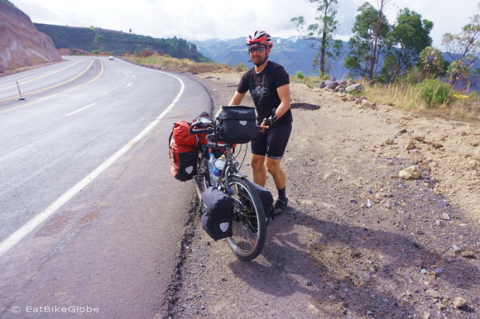 Ecuador - Lifting 60 kgs of touring bike requires some effort!