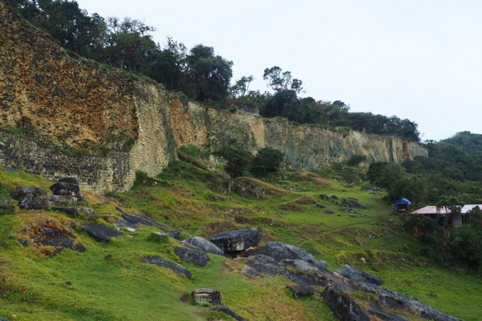 Peru - View along the fortress wall at Kuelap