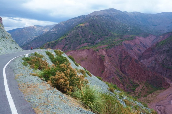 Peru - Pink mountains on the way to La Esmeralda