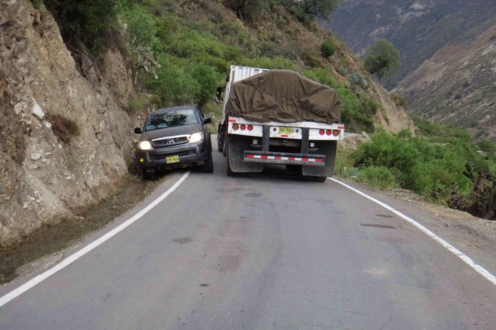 Peru - The road became quite narrow on the way to La Esmeralda