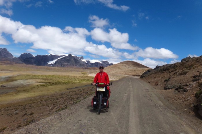 Peru - Jo cycling the Pastoruri "Highway" 