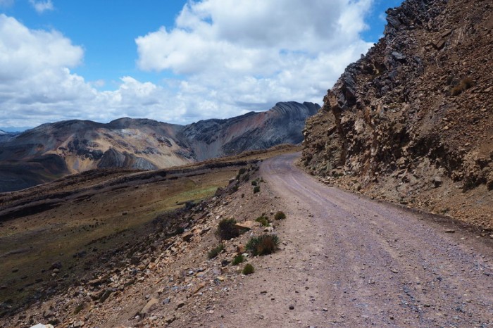 Peru - Finally descending along the Pastoruri Highway