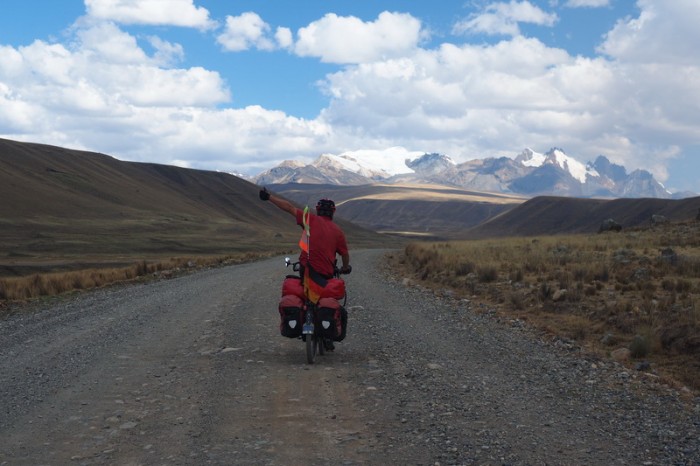 Peru - Cycling the beautiful Pastoruri "Highway"