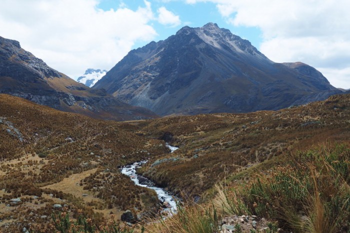 Peru - Stunning views along the Pastoruri "Highway" 