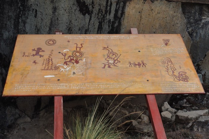 Peru - Rock paintings along the Pastoruri "Highway" 
