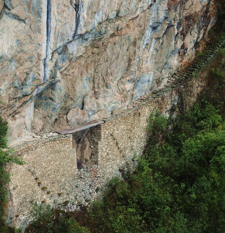 Peru - The incredible Inca Bridge