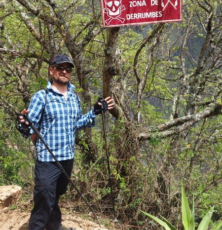 Peru - Day 1: Awesome - a dangerous "landslide" zone!