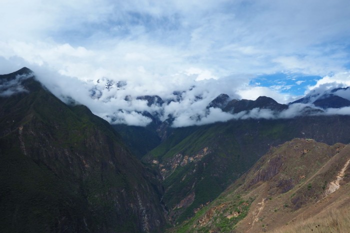 Peru - Day 3: Lovely views on the way to Capuliyoc
