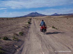 On the sandy road to Llica