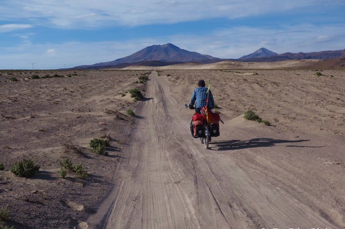 Bolivia - On the sandy road to Llica