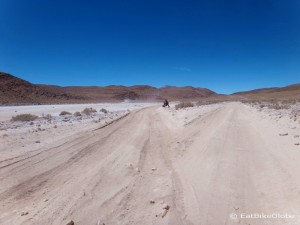 Day 2 of the Laguna Route: Sandy tracks on our way to Laguna Canapa